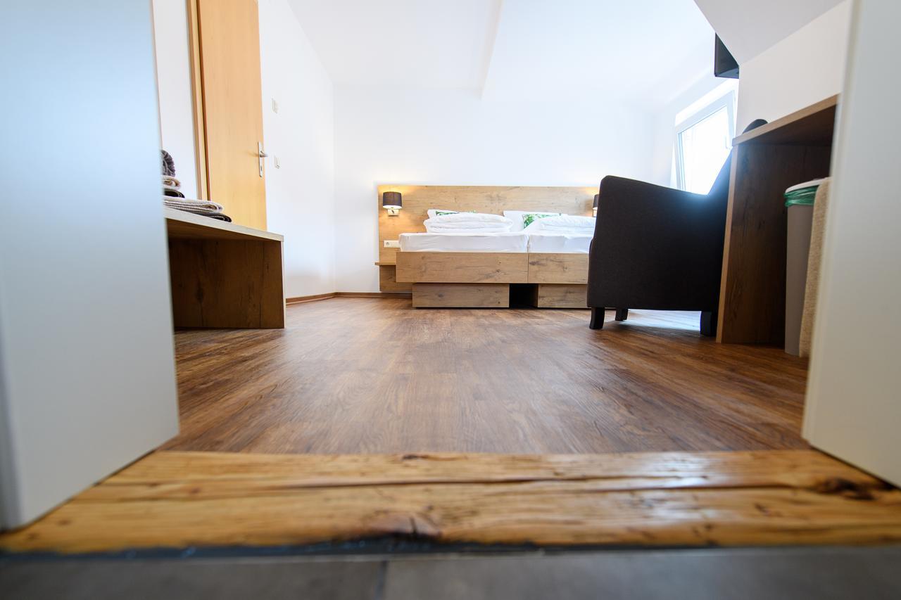 Hotel Zum Scheffelhof Maulbronn Esterno foto