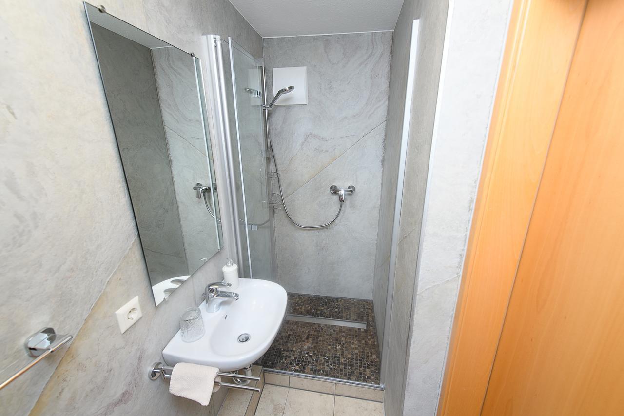 Hotel Zum Scheffelhof Maulbronn Esterno foto